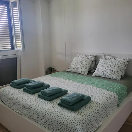 New Modern In Center Apartman *